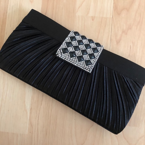 Cruise Club NWT Jewel Embellished Satin Clutch - Picture 3 of 4